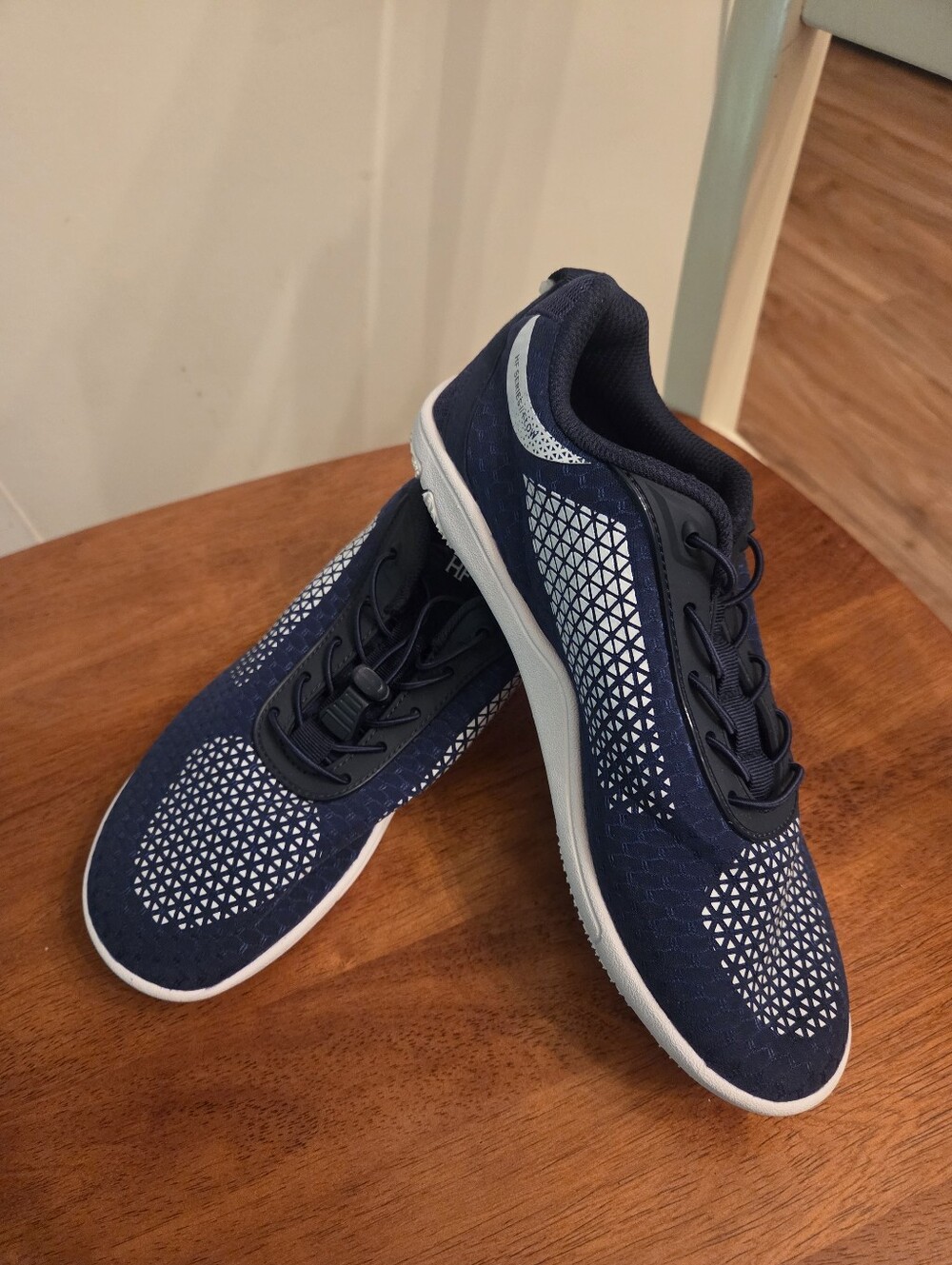 Hike Footwear Cloud Series Ergonomic Support Barefoot sneaker M5.5 W7.5